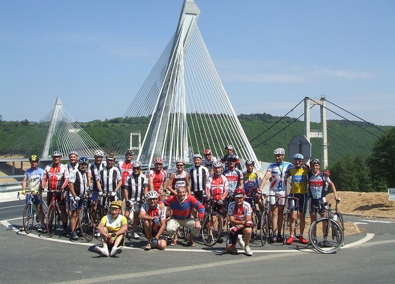 4ct8h-AMIS_PONT